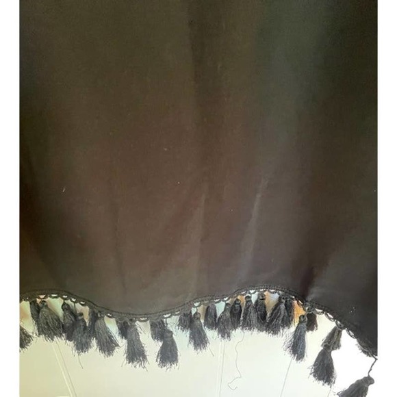 AGB Black Sleeveless V-Neck Dress w/ Tassel Hem Size 10 - Picture 3 of 3